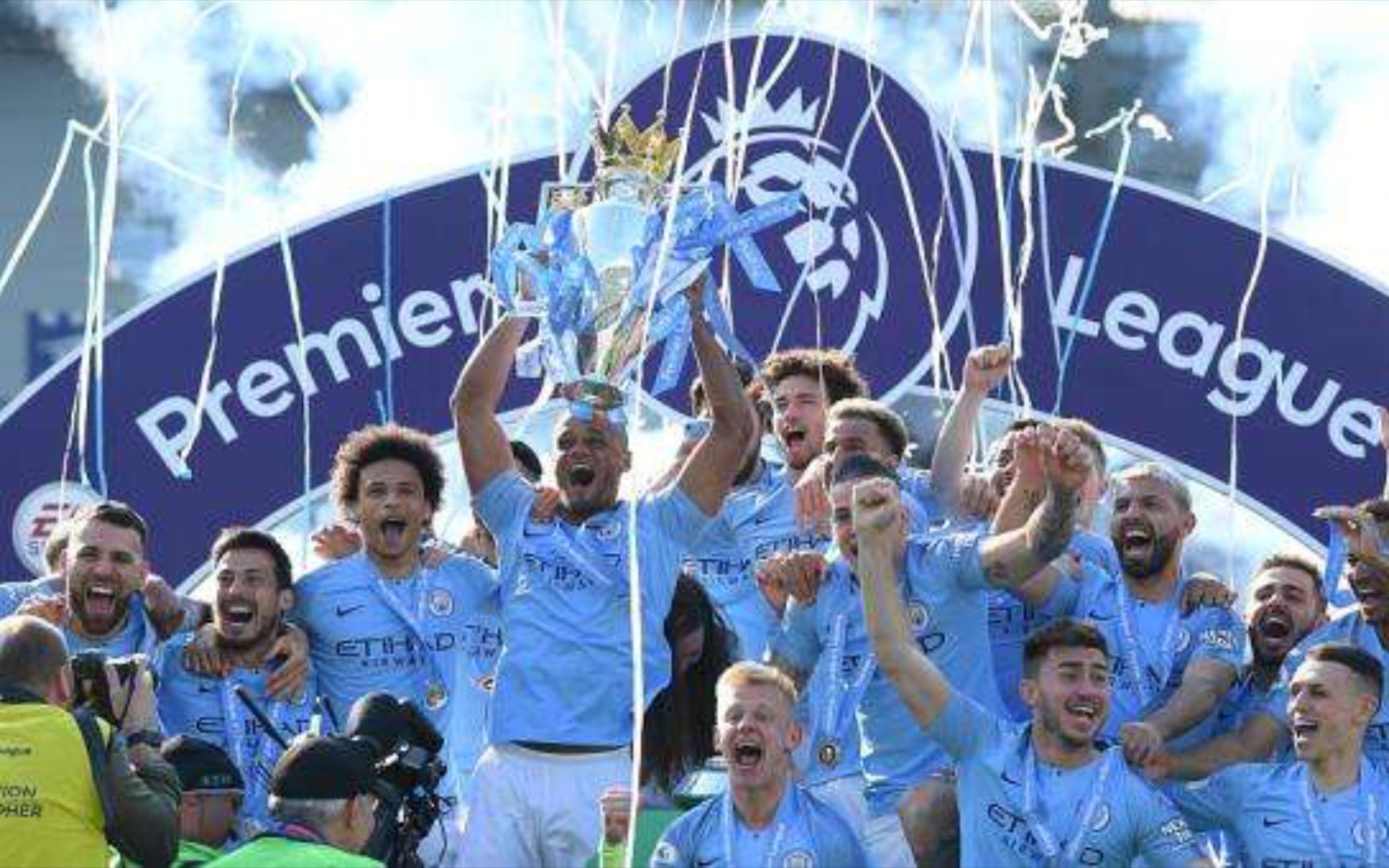 足球不仅仅 足球不仅仅